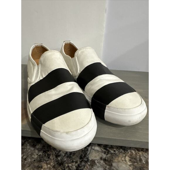 The Office of Angela Scott The Hammonds Black White Canvas Slip On Shoes Sz 8.5 - Picture 1 of 16